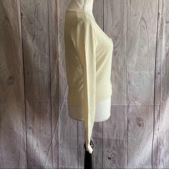 ✅HOST Pick✅ Maurices Button Up Sweater, Medium - Picture 2 of 11